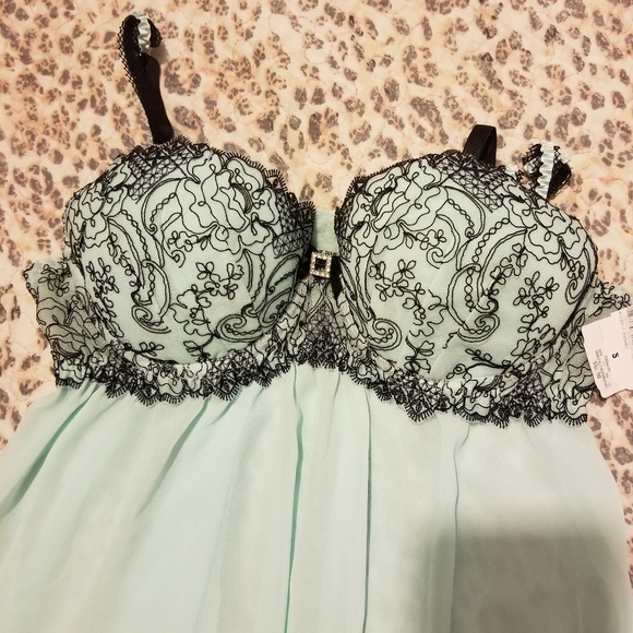 Sleepwear - Picture 3 of 4